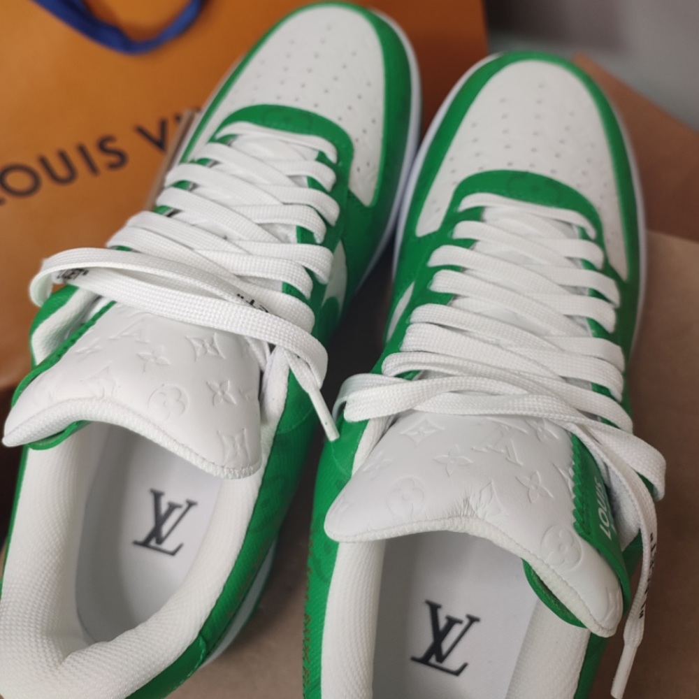 LOUIS VUITTON NIKE SNEAKERS - Picture 7 of 9